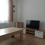 House Adrelot Nyaraló