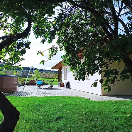 Сasa de vacaciones House Adrelot