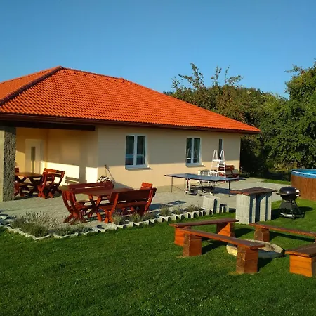 Сasa de vacaciones House Adrelot