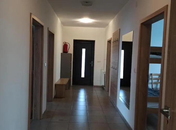 Semesterbostad House Adrelot *